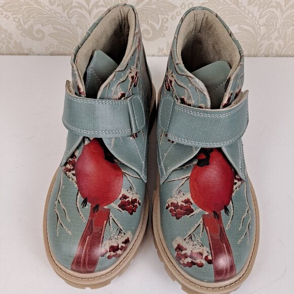 Streetfly Womens Printed Boots Size 37 Blue with Red Cardinals Faux Leather NWOT - Picture 1 of 10